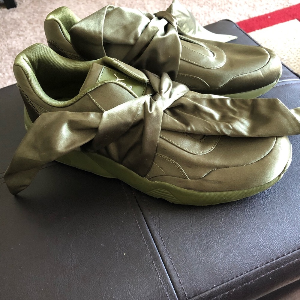 Puma Woman’s Bow Sneaker Fenty By Rihanna - Picture 2 of 5